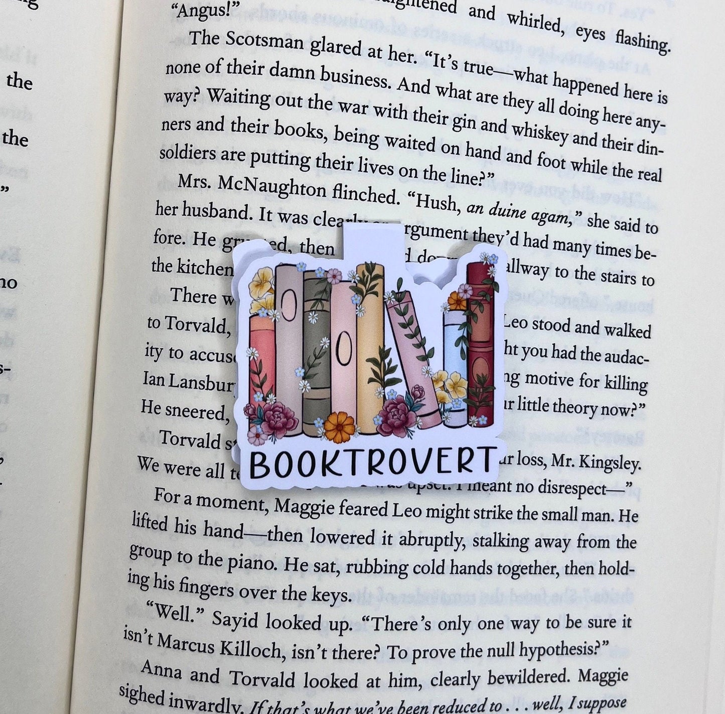 Booktrovert Magnetic Bookmark - The Glam Thangz