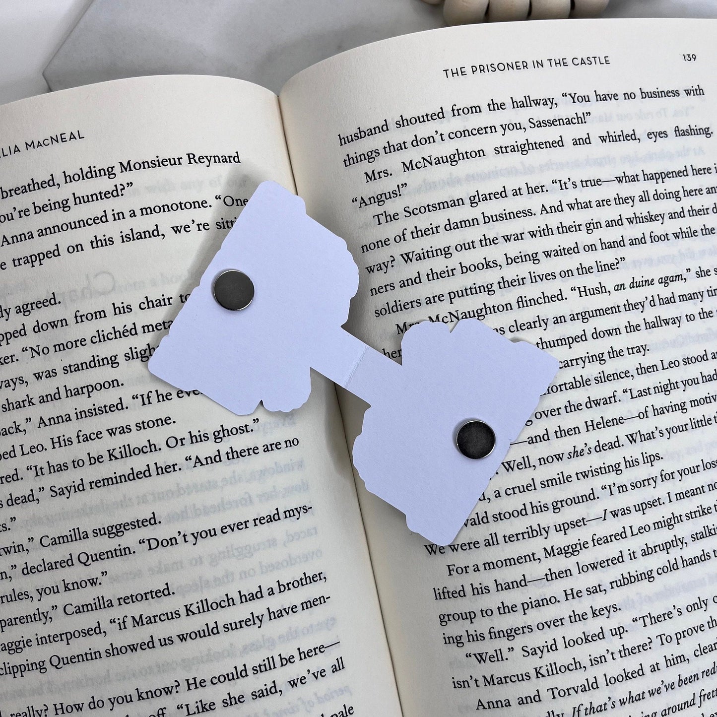 I'm With The Banned Books Magnetic Bookmark - The Glam Thangz