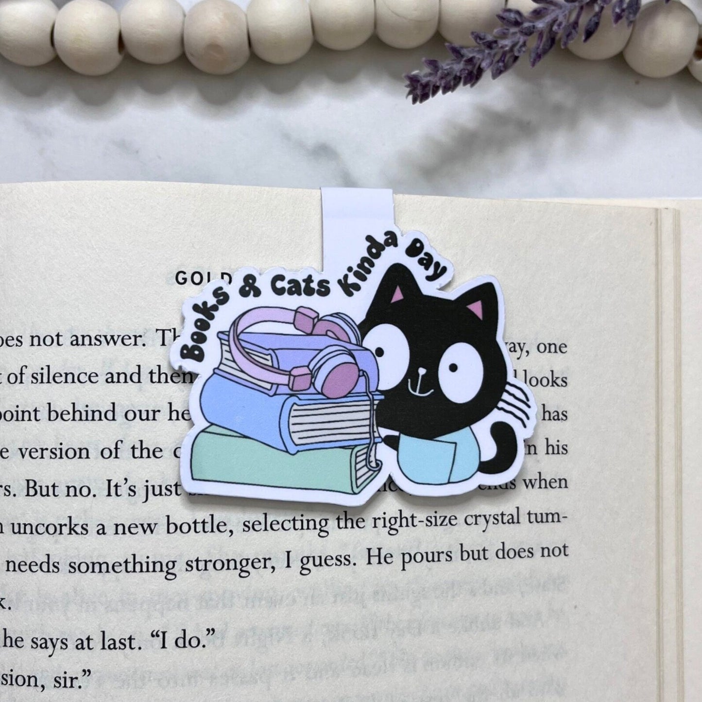 Cat  that says books and cats kinda day Magnetic Bookmark