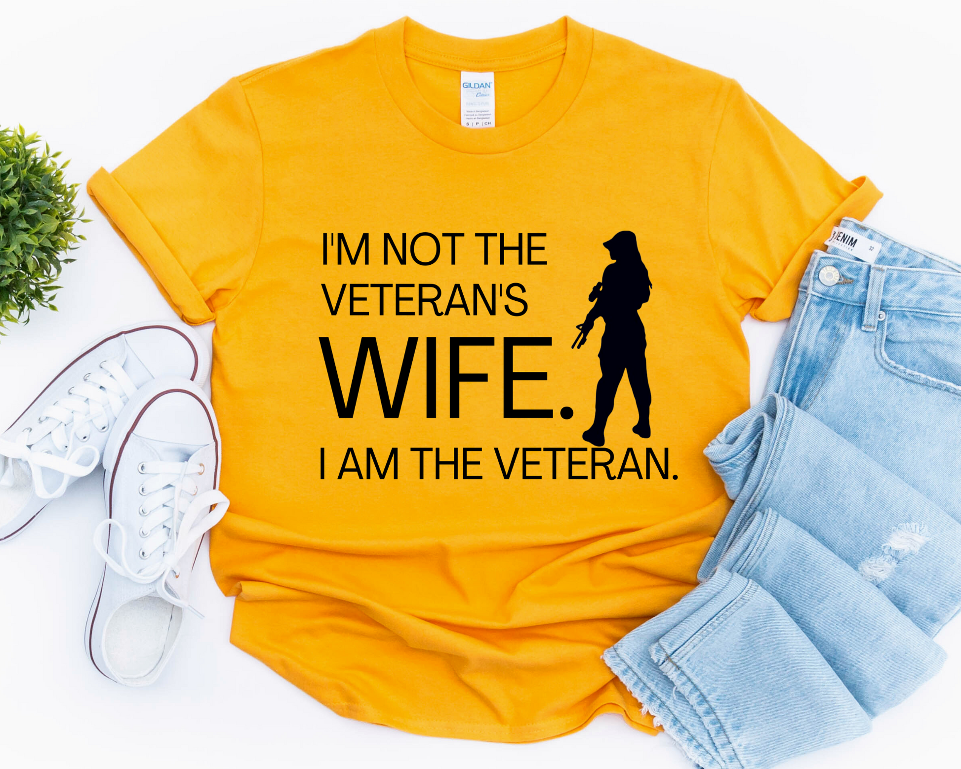 yellow I'm not the veteran's wife. I am the veteran t-shirt for female veterans